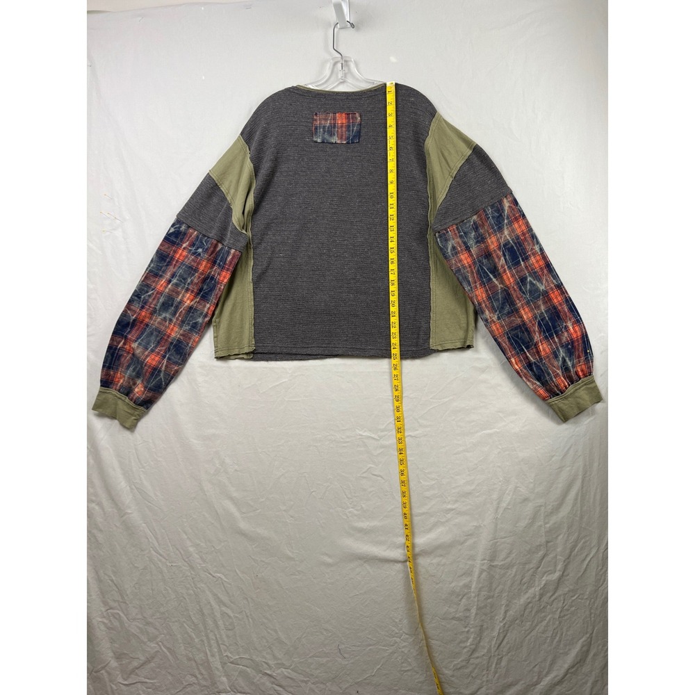 Oli & Hali Mixed Media Top Women Medium Gray Green Plaid Peace Sign Boho Grunge - Picture 6 of 9